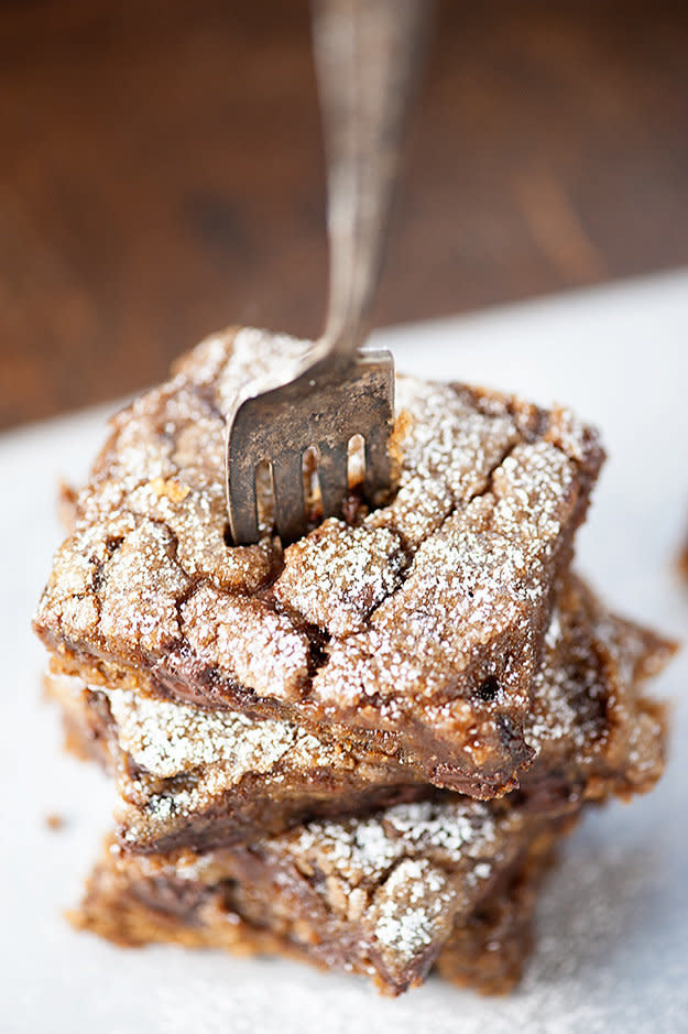 <strong>Get the <a href="http://www.bunsinmyoven.com/2014/12/05/gingerbread-bars/" target="_blank">Chocolate Gingerbread Bars recipe</a> from Buns in my Oven</strong>