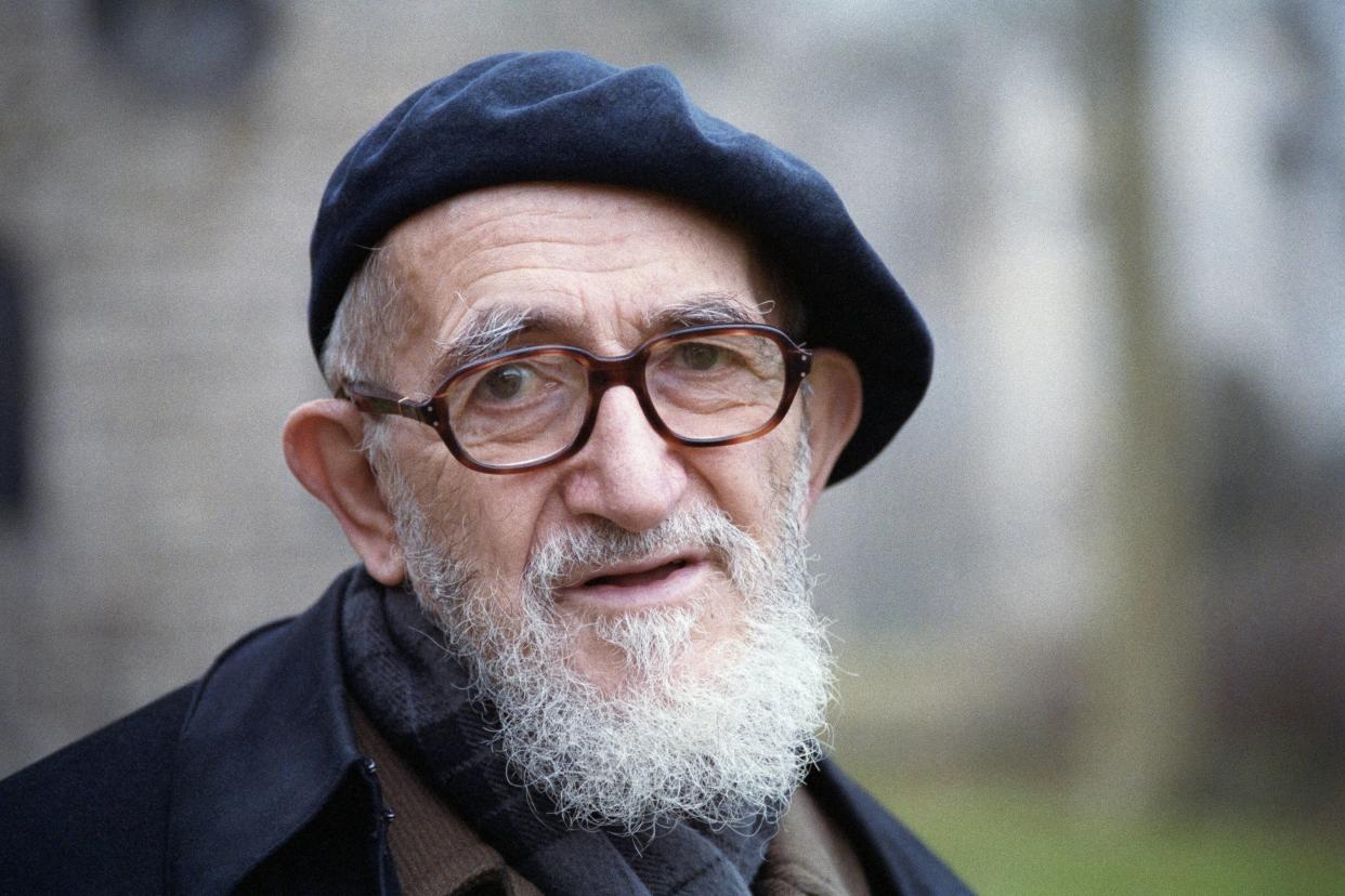 Portrait de l'abbé Pierre pris le 5 décembre 1987 à l'abbaye de Saint-Wandrille.