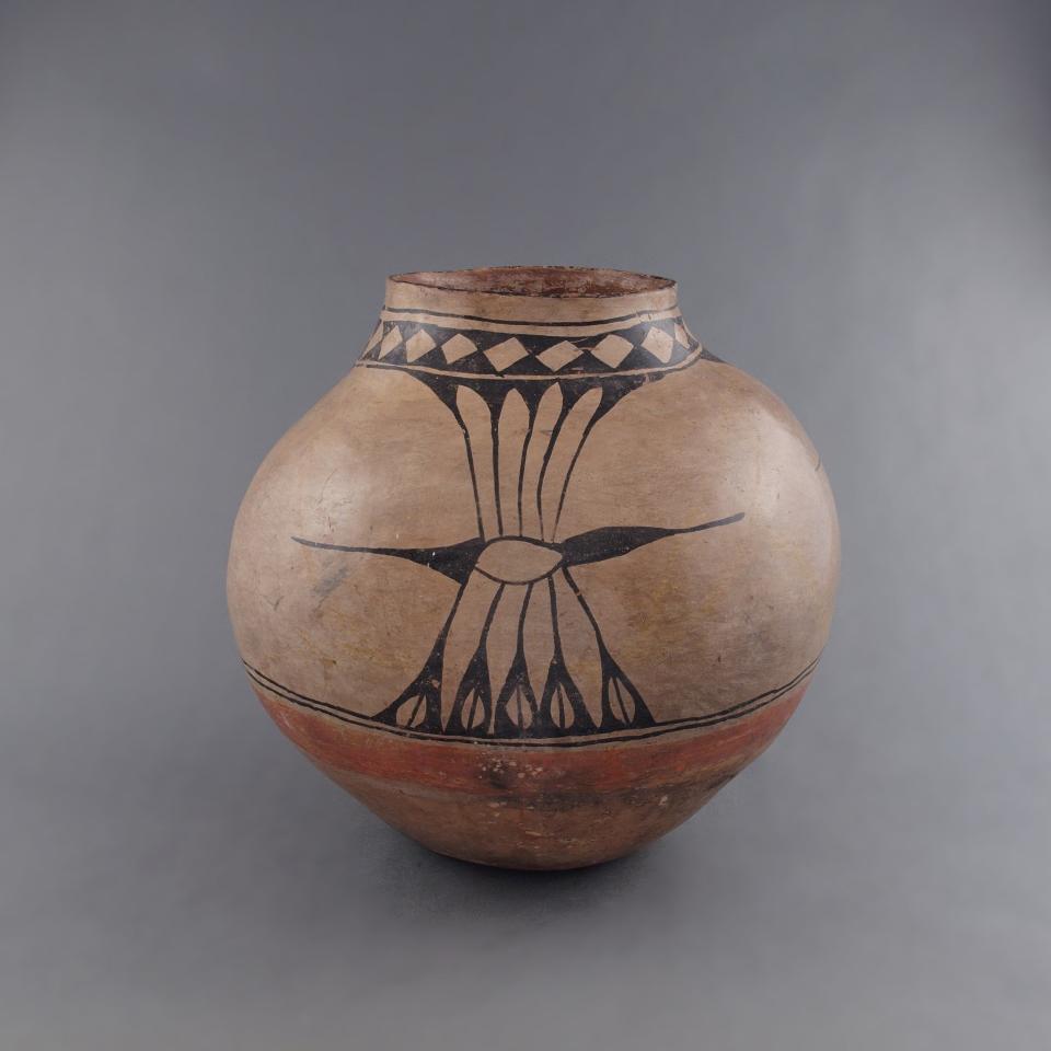 A storage jar from the Cochiti Pueblo that will go on display at Shelburne Museum in June.