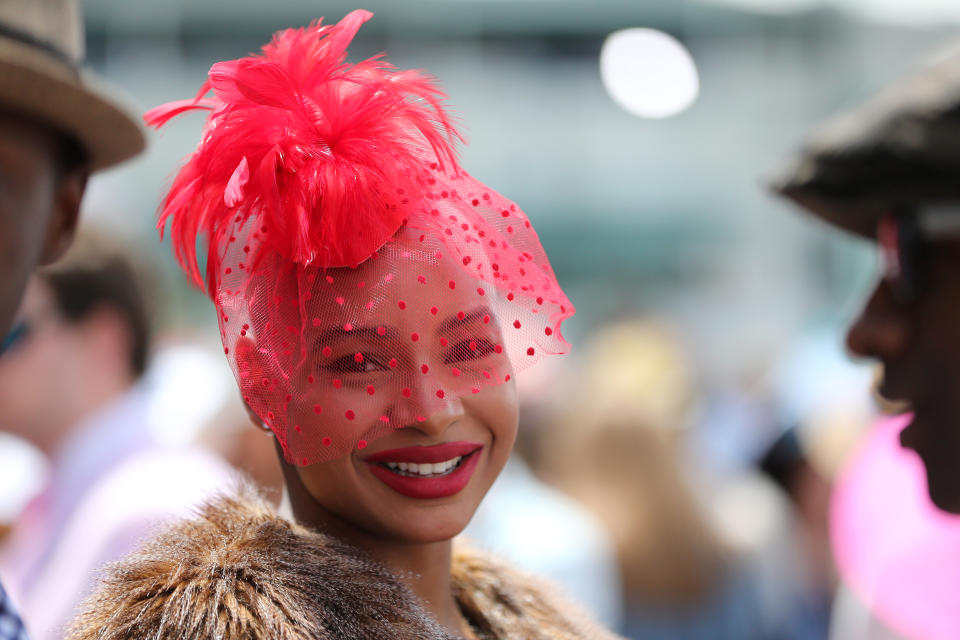 kentucky derby red veil