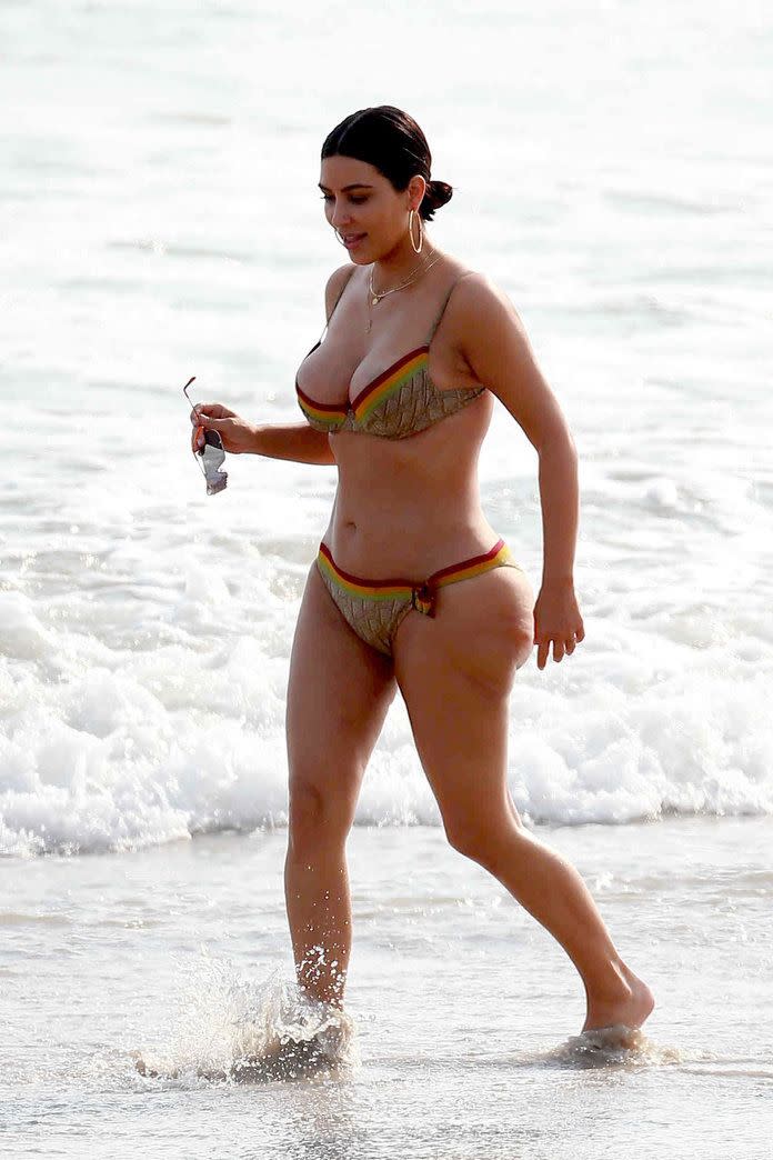 Le corps en bikini de Kim Kardashian est devenu le principal sujet de conversation. (Photo : FameFlynet/AKM-GSI)