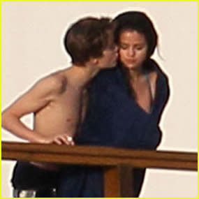 justin bieber kissing selena gomez