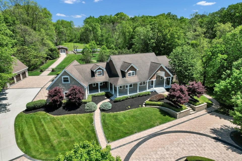 Former NBA standout Kevin Martin is selling this home in his hometown of Zanesville.