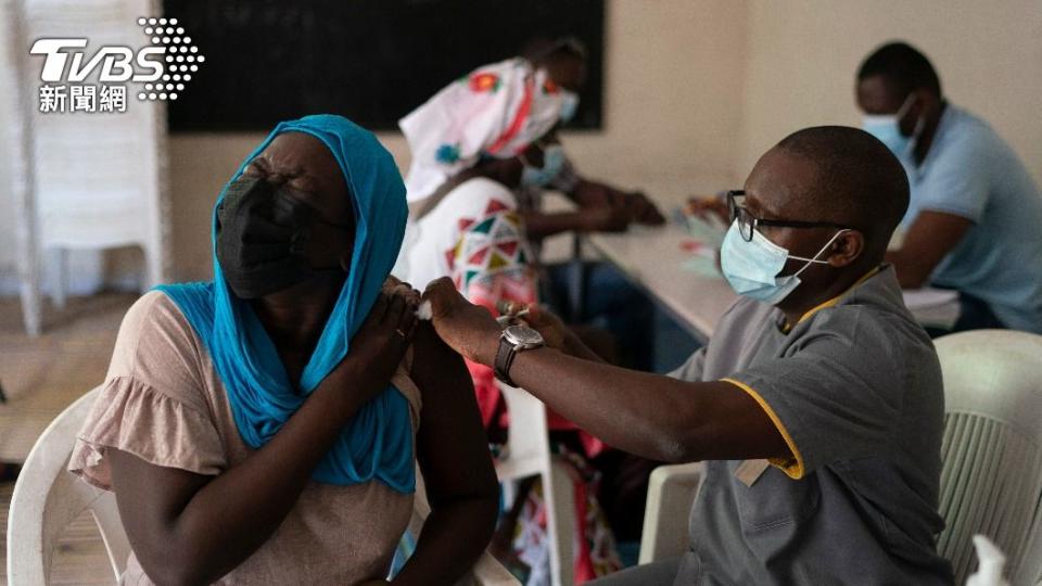 非洲成為疫苗孤兒，專家警告恐成變種病毒溫床。（圖／達志影像美聯社）