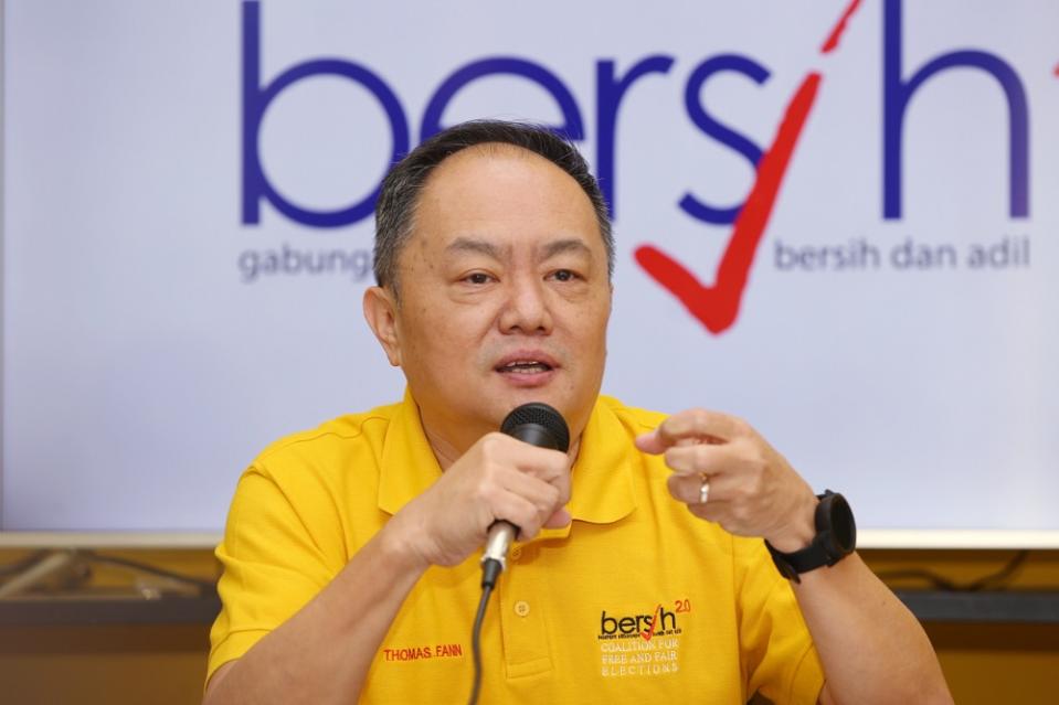 Bersih 2.0 chairman Thomas Fann speaks during a press conference in Kuala Lumpur November 29, 2019. — Picture by Choo Choy May