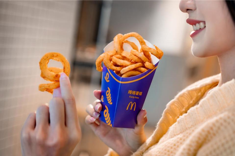 麥當勞人氣「捲捲薯條」4月24日起於配餐選項限時強勢登場。圖／台灣麥當勞提供