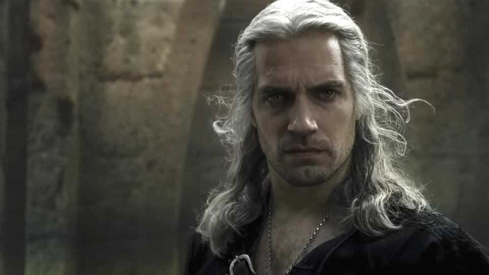 (Embargo July 27) What THE WITCHER Season 3 Reveals About the Transition from Henry Cavill to Liam Hemsworth_1