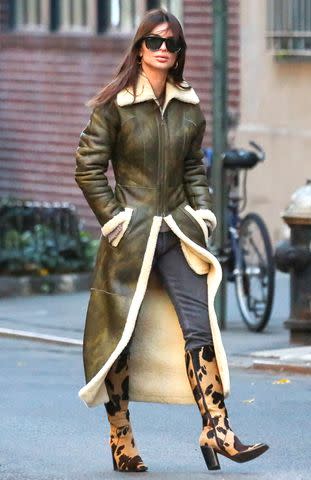 <p>Ignat/Bauer-Griffin/GC Images</p> Emily Ratajkowski is spotted in New York City.