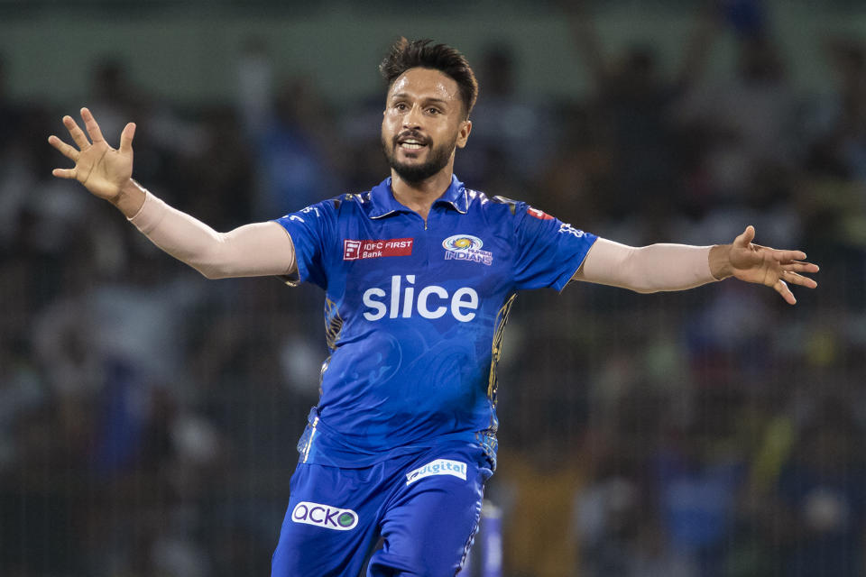 Mumbai Indians' Akash Madhwal celebrates the wicket of Lucknow Super Giants' Krishnappa Gowtham during the Indian Premier League cricket eliminator match between Mumbai Indians and Lucknow Super Giants in Chennai, India, Wednesday, May 24, 2023. (AP Photo /R. Parthibhan)