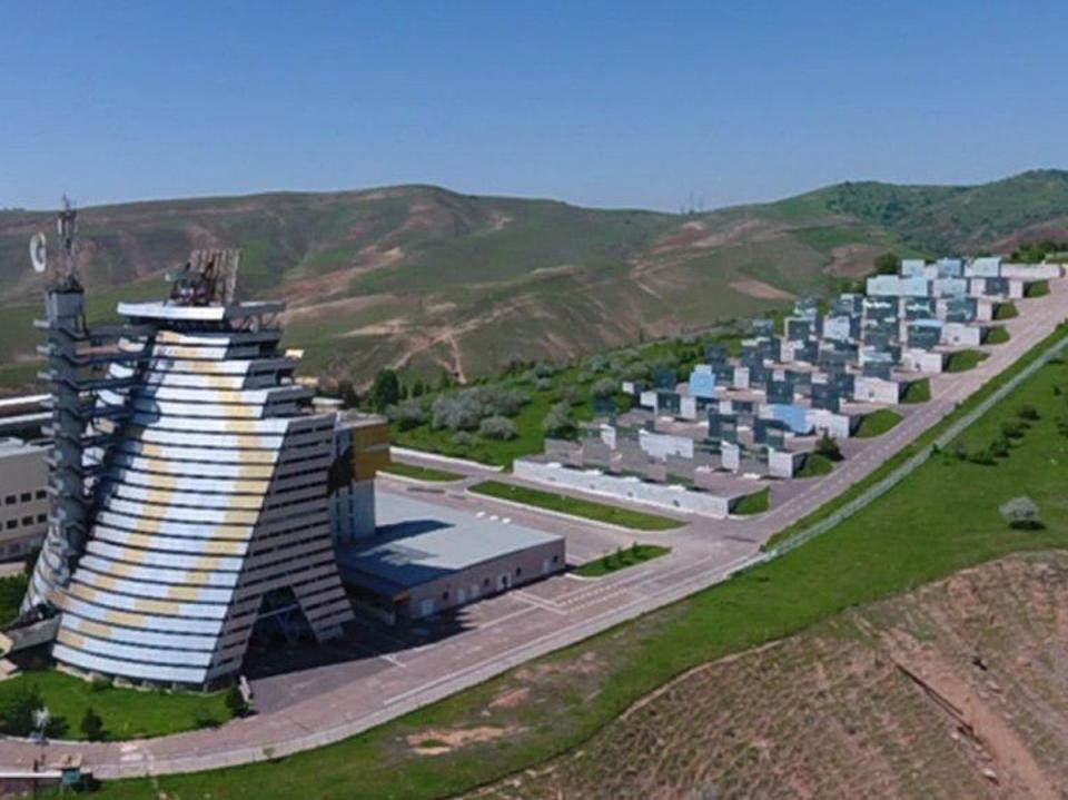 Sun city: Uzbekistan has a huge solar furnace (Institute of Materials Science of Uzbekistan Academy of Sciences)