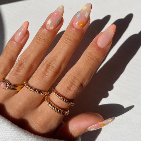 <p>@<a href="https://www.instagram.com/phoebesummernails/" data-component="link" data-source="inlineLink" data-type="externalLink" data-ordinal="1">phoebesummernails</a>/Instagram</p>