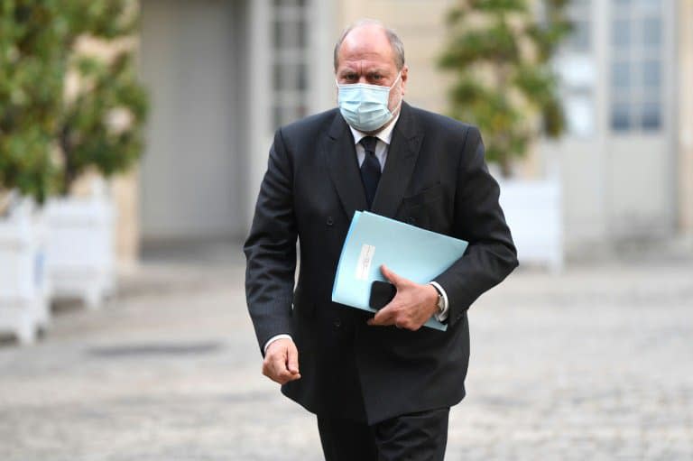 Le ministre de la Justice Eric Dupond-Moretti arrive à l'Hôtel Matignon pour une rencontre avec les syndicats de police, le 10 mai 2021  - Christophe ARCHAMBAULT © 2019 AFP