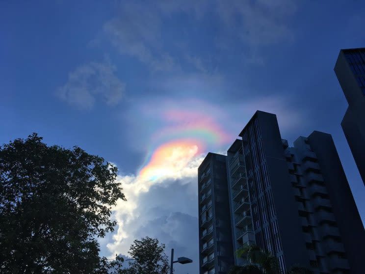 The ‘Paddle Pop’ rainbow spotted in Singapore on Monday (20 February) received a lot of social media attention. (PHOTO: howenrui / Instagram)