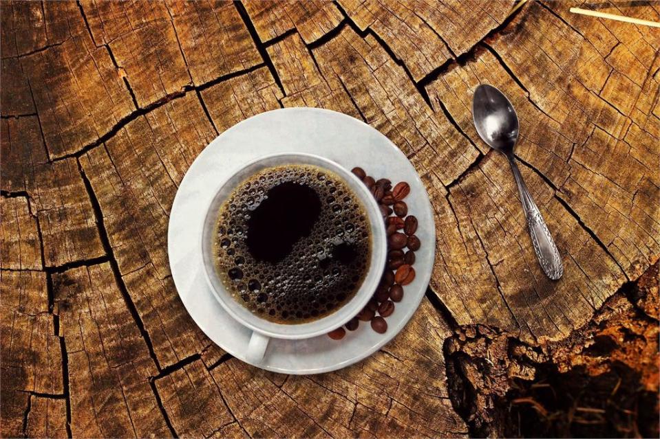 咖啡像汽油、肉充滿腐爛味！43%康復者出現「嗅覺倒錯」