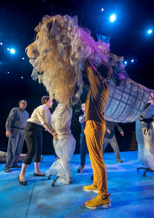 UWF students create huge mechanical lion for upcoming Narnia play