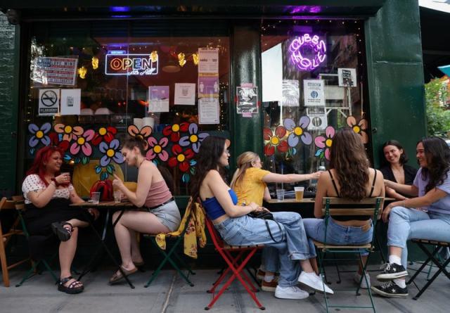 As Pride Month Kicks Off New York Lesbian Bars Emerge From Pandemic Woes