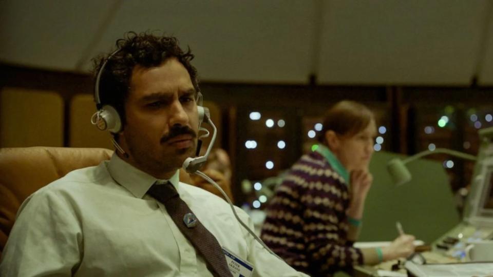 Kunal Nayyar in "Spaceman" (Netflix)
