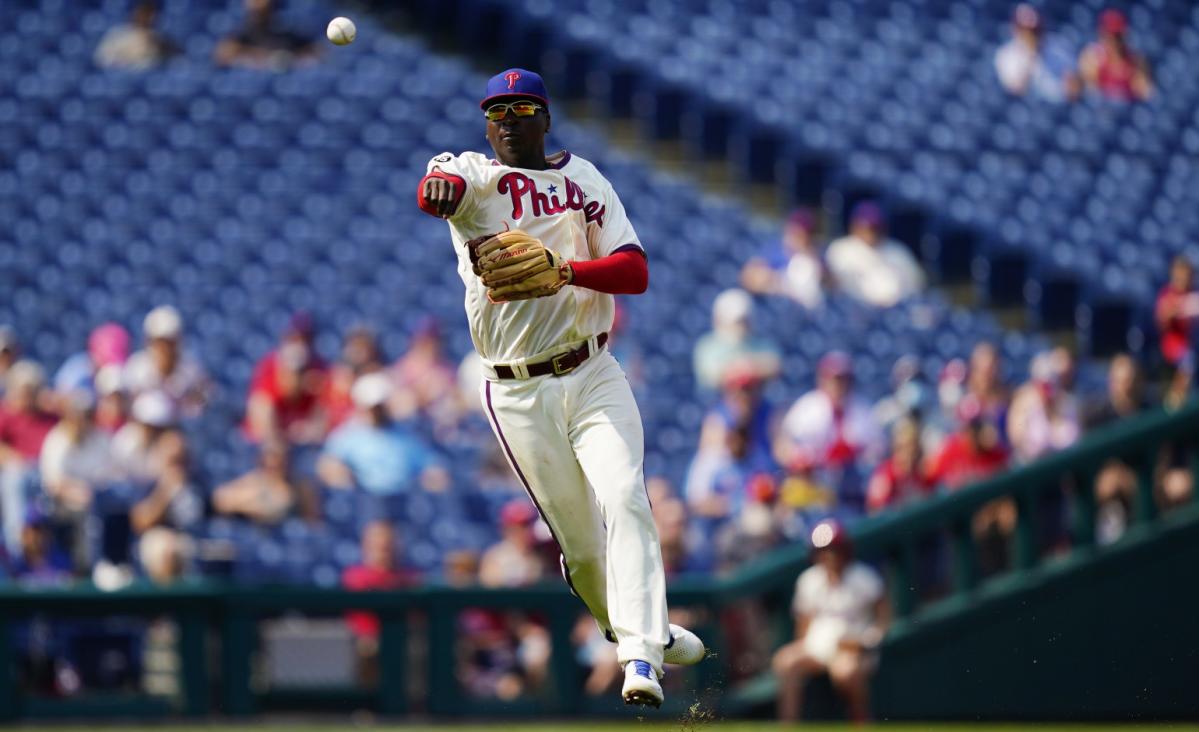 Phillies' Didi Gregorius links COVID vaccine side effect to down