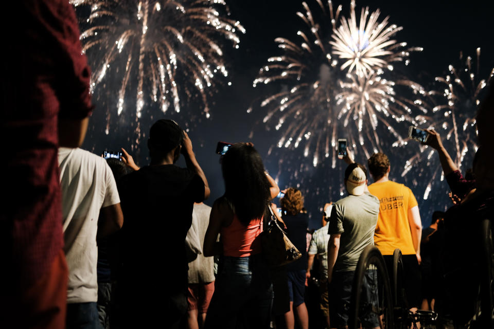 Fireworks light up the night sky over Brooklyn on July 4, 2019 in New York City. (Photo: Spencer Platt/Getty Images)