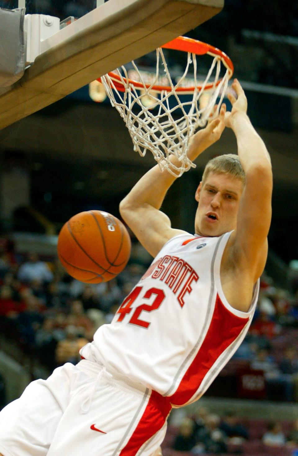 Ohio State's Matt Terwilliger dunks against Northern Kentucky in 2004.