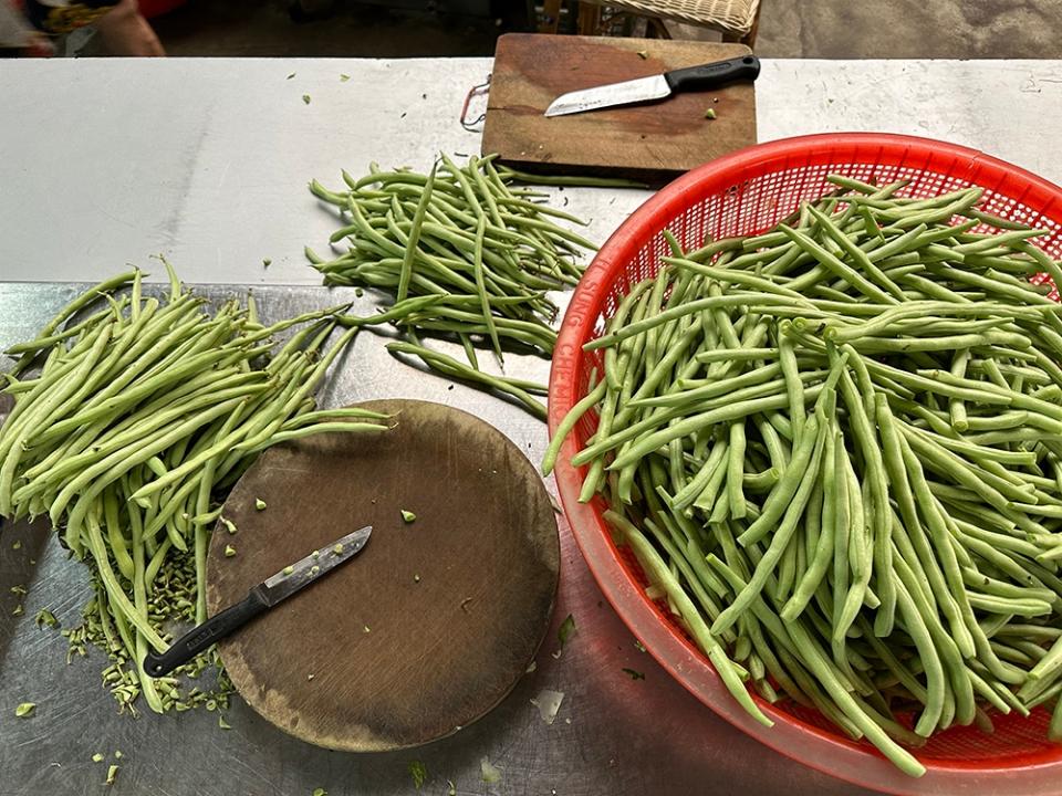 All the vegetables are prepared and cooked in batches to keep it fresh.