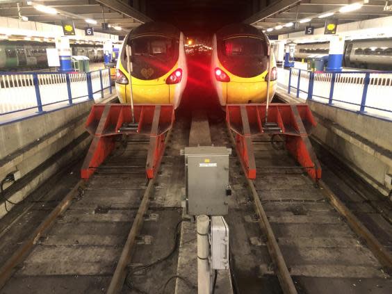 End of the line: the first Virgin Pendolino (390001, left) was the last to arrive at London Euston on 7 December 2019 (Simon Calder)