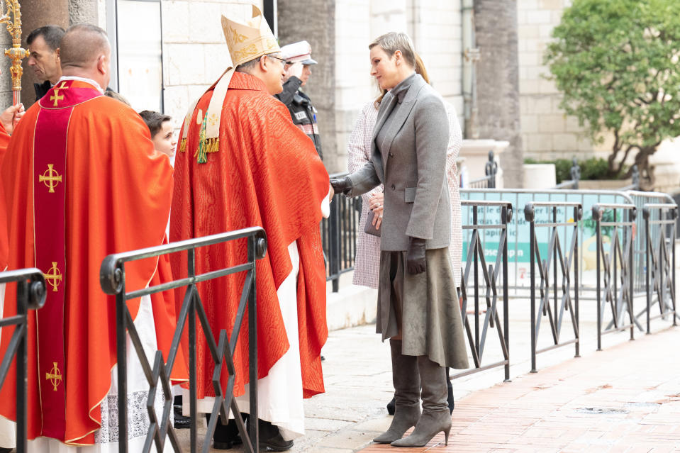 La princesse Charlène assiste à la messe pontificale pour la première fois depuis son retour