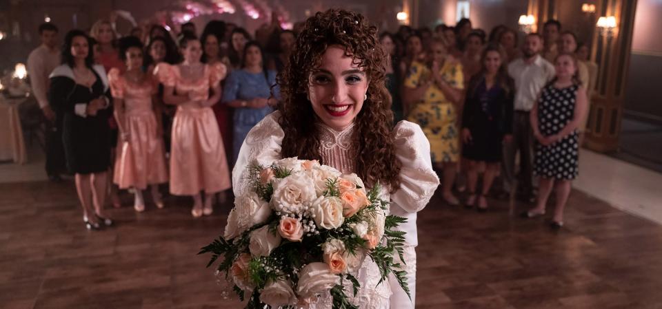 Gloria Estefan's daughter Emily Estefan plays a young Ingrid in "Father of the Bride."