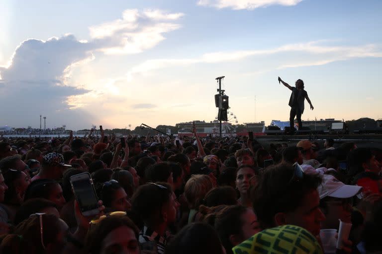 Diego Torres en el atardecer de Lollapalooza