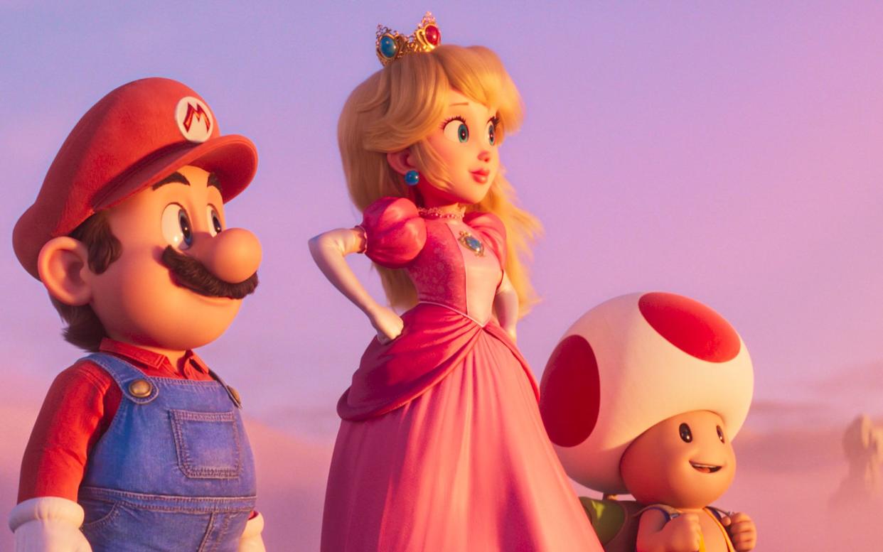 Mario sieht aus wie Mario, Peach wie Peach und Toad wie Toad: "Der Super Mario Bros. Film" bleibt sehr nah an der Videospiel-Vorlage, erlaubt sich in Details aber doch Abweichungen vom Kanon. (Bild: 2022 Nintendo and Universal Studios)