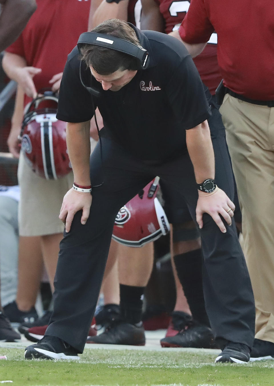 South Carolina coach Will Muschamp reacts on the sidelines during the closing minutes of a 41-17 loss to Georgia in an NCAA college football game Saturday, Sept. 8, 2018, in Columbia, S.C. Georgia defeated South Carolina 41-17.(Curtis Compton/Atlanta Journal-Constitution via AP)