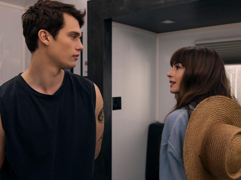 Nicholas Galitzine as Hayes and Anne Hathaway as Solène in "The Idea of You."