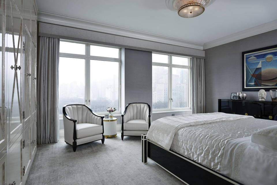 This image provided by John Eason shows a bedroom by Eason, a New York interior designer. (Jody Kivort/John Eason via AP)