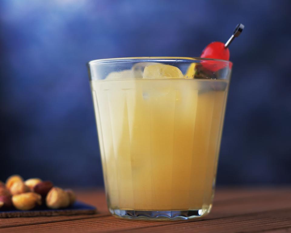 3.5 ounces tequila<br />2 ounces pineapple juice<br />1.5 ounces lime cordial<br /><br />Combine ingredients and serve over ice.