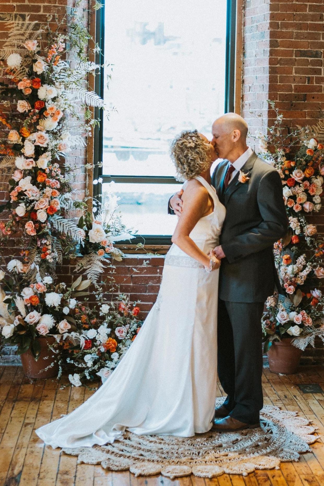 Peter and Lisa Marshall renewed their vows, three years after Peter's Alzheimer's diagnosis.