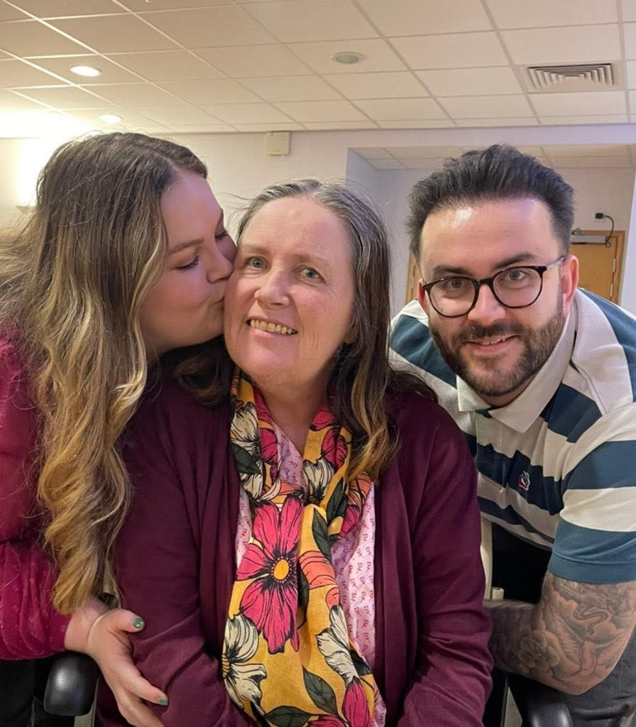 Sarah Tillett and her brother Sean make the most of every moment with her mum Mary. (Supplied)