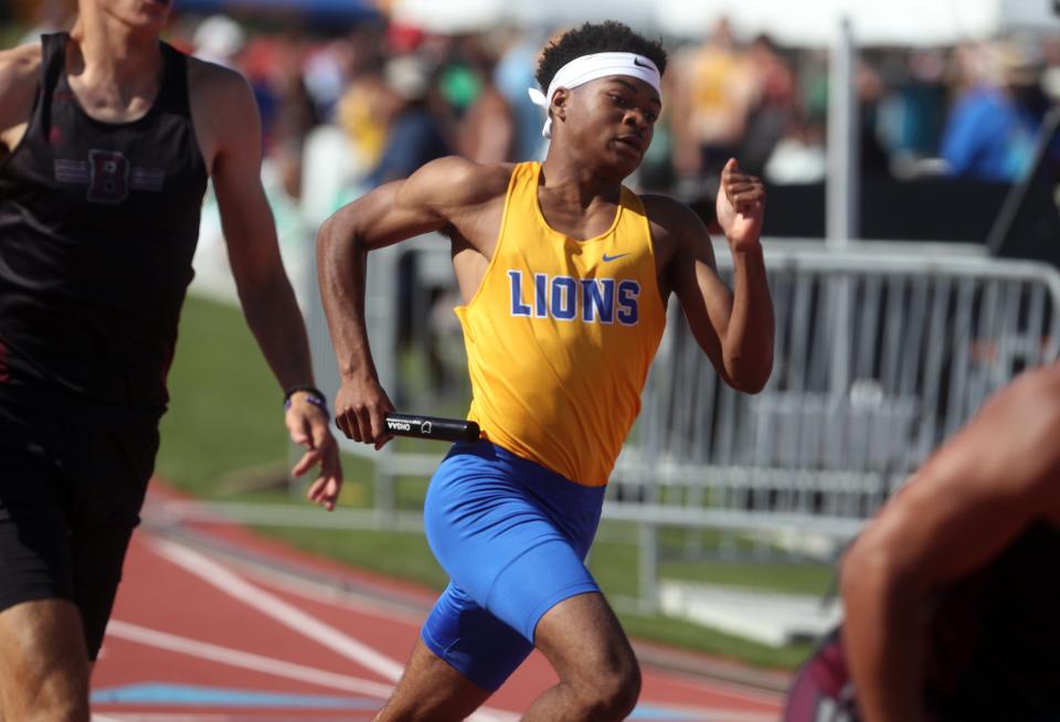Maxwell Cummings is a member of Gahanna Lincoln's state-ranked 800 and 1,600 relays.