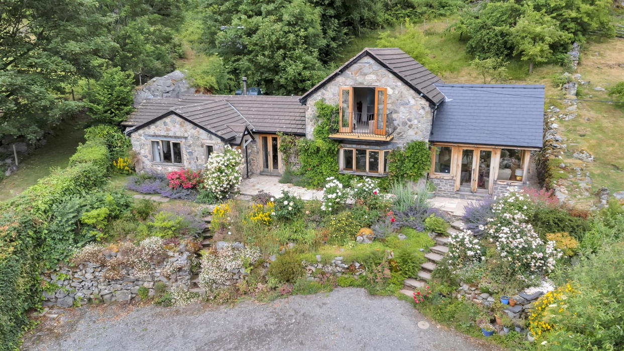 The cottage in Llangynog, Wales, is one of Britain’s most-viewed on Rightmove. (SWNS)