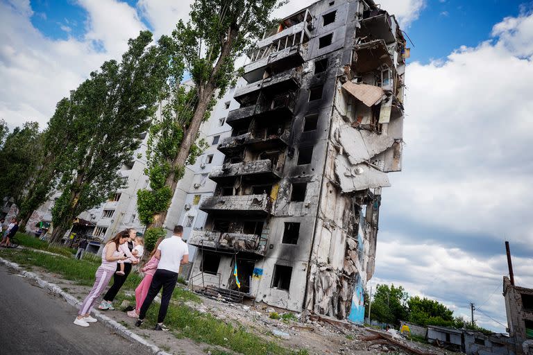 Un edificio residencial destruido en Borodyanka. Photo: Kay Nietfeld/dpa