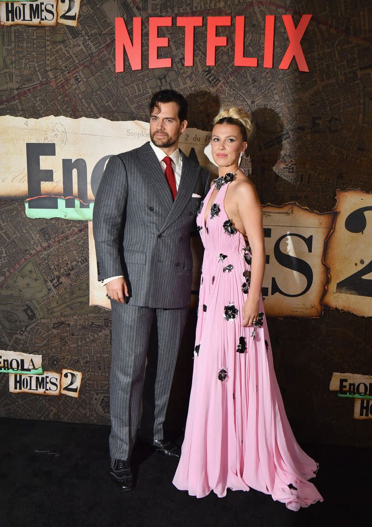 Henry Cavill junto a Millie Bobby Brown, en la premiere neoyorkina de Enola Holmes 2