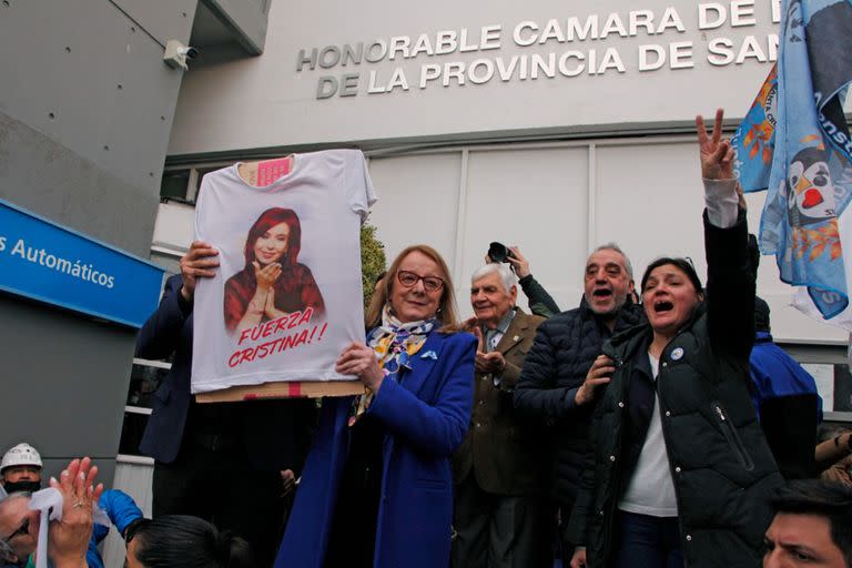 La gobernadora Alicia Kirchner expresó su afecto y cercanía a su cuñada y vicepresidenta de la Nación