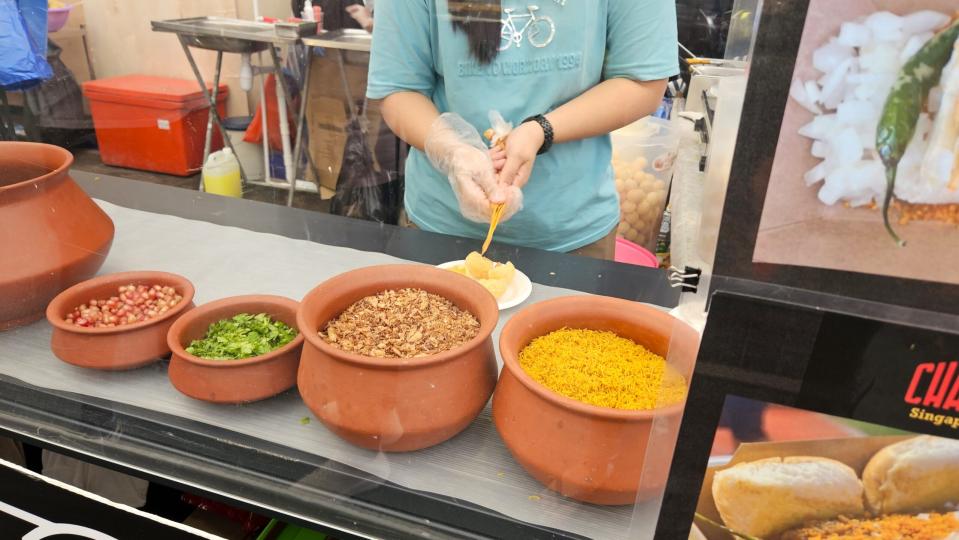 32 day punggol pasar malam - pani puri making