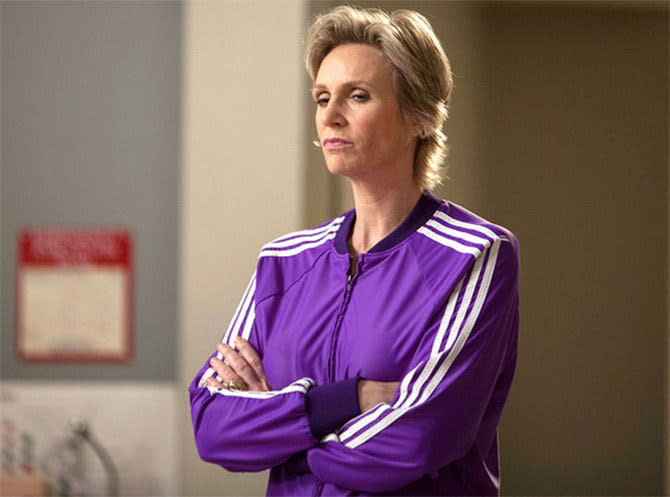 Jane Lynch: 1’83 Reconocida en todo el mundo por su papel de Sue Sylvester en Glee, Jane Lynch es una de las actrices más altas del cine y la televisión, una característica que la ha llevado a interpretar papeles toscos y poco cariñosos con frecuencia.