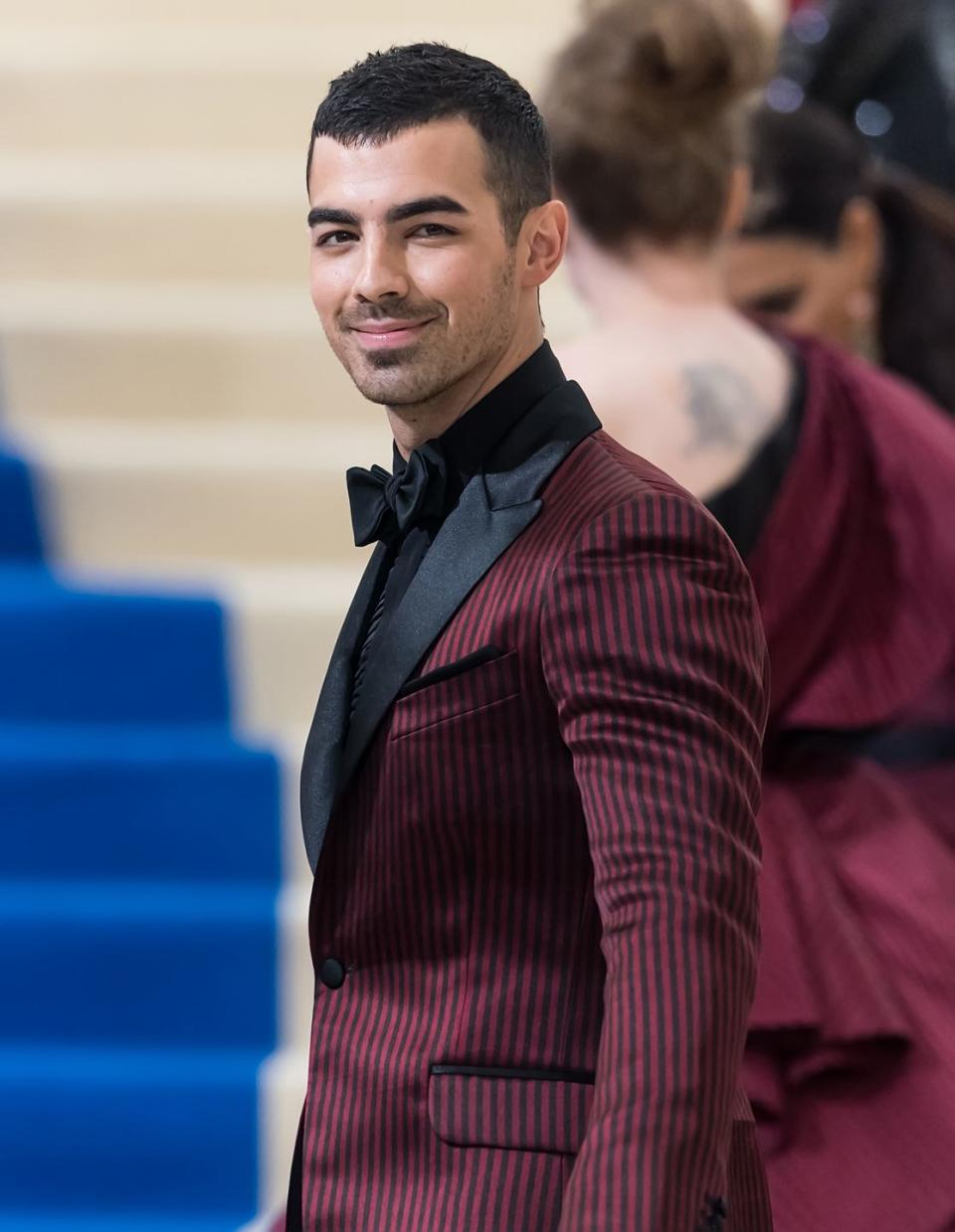 joe jonas met gala