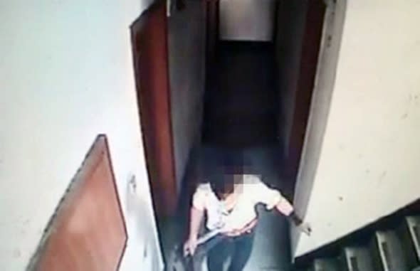 Man flees hotel room after mistress cuts off his penis