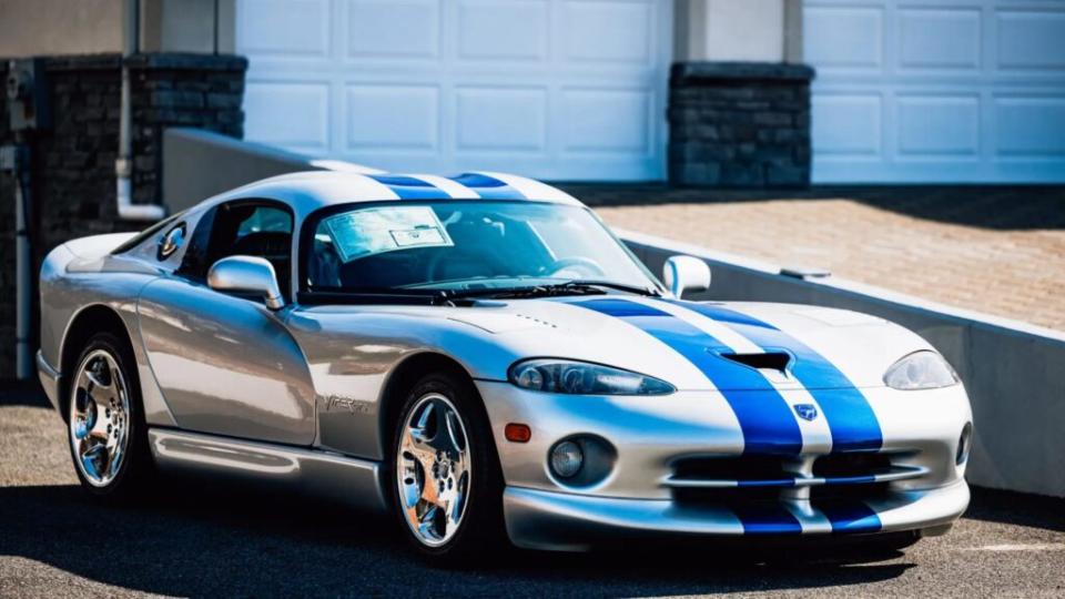 79-Mile 1999 Dodge Viper GTS