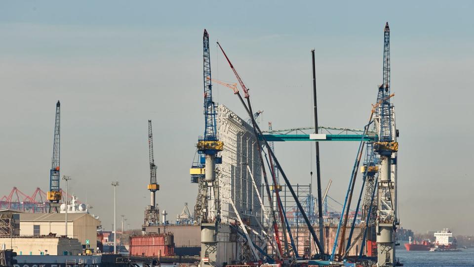 Das Dock 10 von Blohm+Voss im Hamburger Hafen.