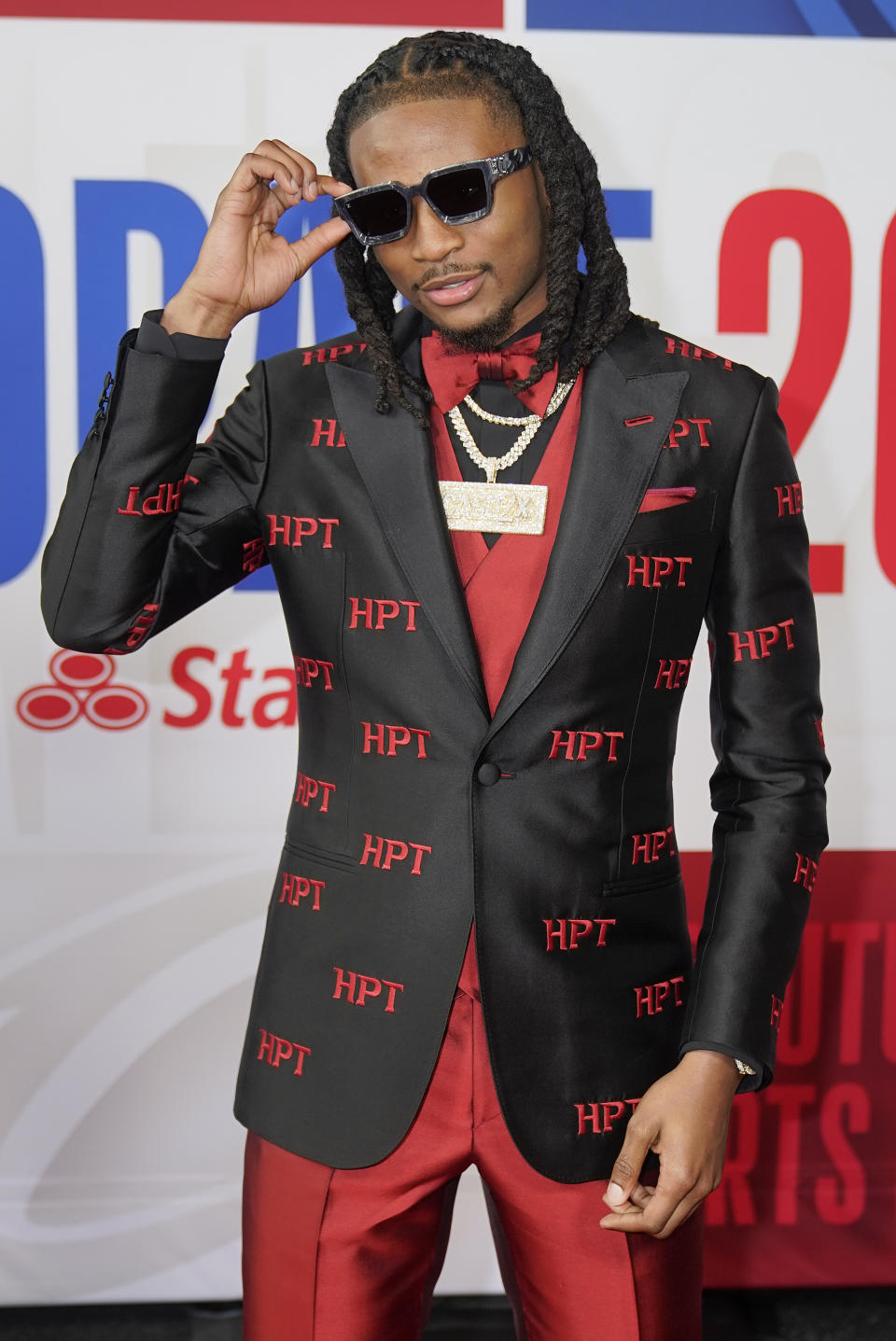 Cason Wallace arrives at Barclays Center before the NBA basketball draft Thursday, June 22, 2023, in New York. (AP Photo/John Minchillo)