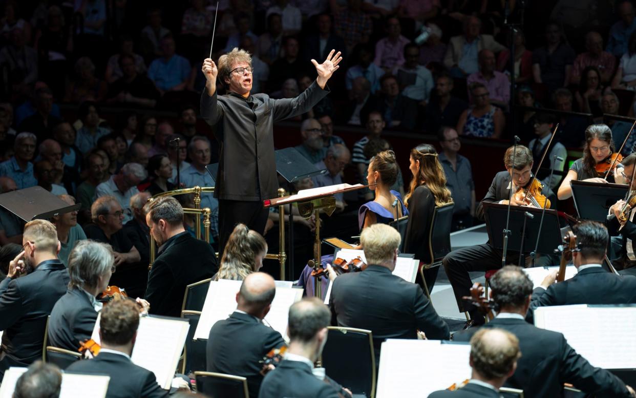 Jakub Hrůša conducting the Czech Philharmonic