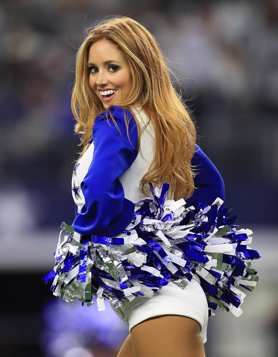 <p>A Dallas Cowboys Cheerleader performs at AT&T Stadium on November 19, 2017 in Arlington, Texas. (Photo by Ronald Martinez/Getty Images) </p>